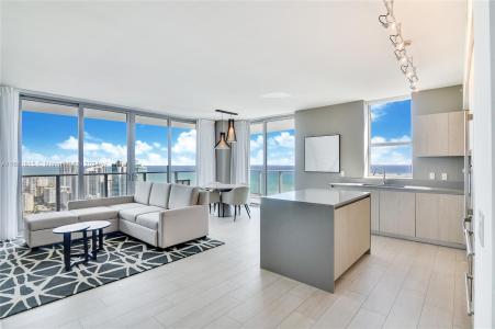 Hollywood, Florida 33019, USA
