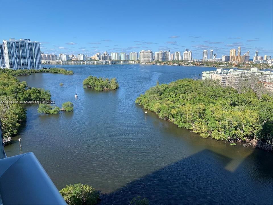 16385 Biscayne Blvd 1418, North Miami Beach, Florida 33160, Stati Uniti