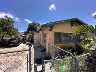 1842 NW 18th Ter, Miami, Florida 33125, USA