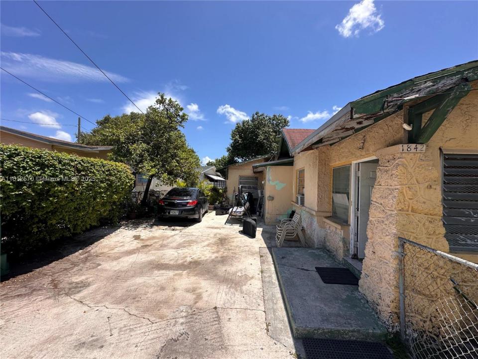 1842 NW 18th Ter, Miami, Florida 33125, HOA KỲ