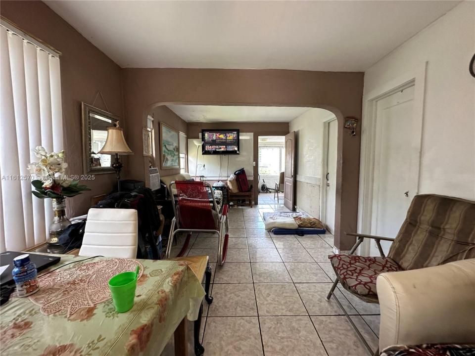 1842 NW 18th Ter, Miami, Florida 33125, HOA KỲ