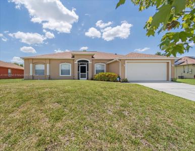 821 CARLFIELD AVE, Lehigh Acres, Florida 33971, USA