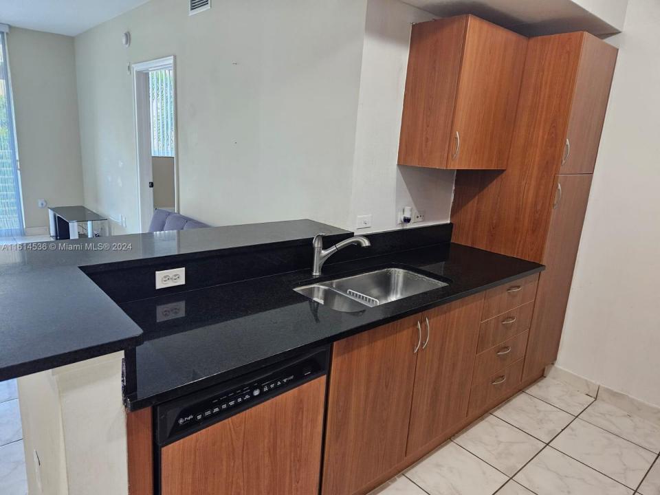 2775 NE NE 187th ST 323, Aventura, Florida 33180, Amerika Birleşik Devletleri