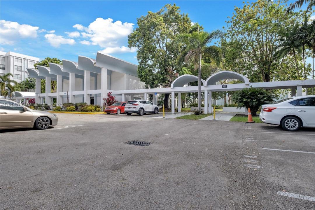 496 NW 165th St Rd D-616, Miami, 플로리다 33169, 미국