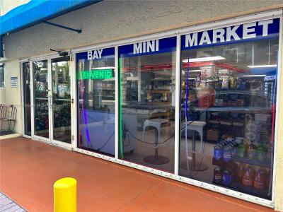 7601 E Treasure Dr, North Bay Village, Florida 33141, USA