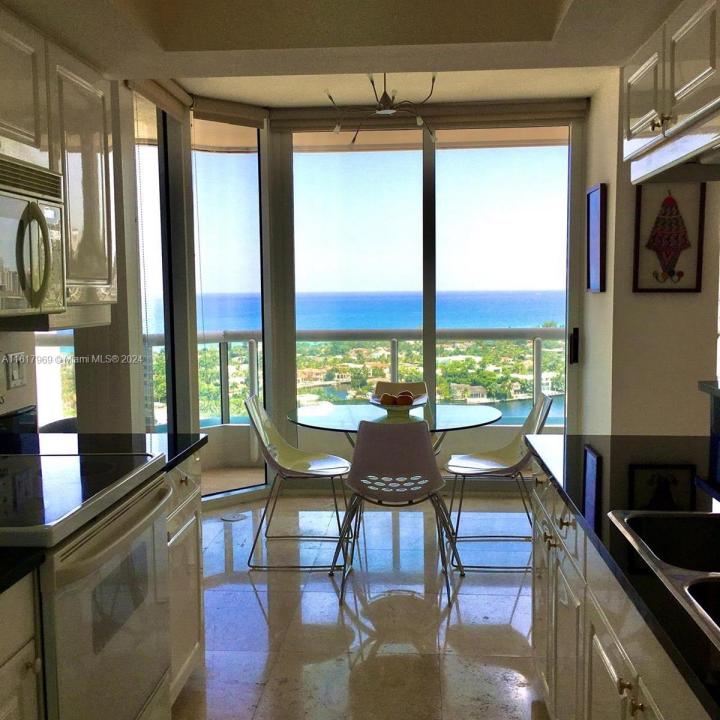 21055 Yacht Club Dr 2710, Aventura, Floride 33180, États-Unis