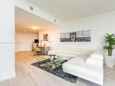 121 NE 34th St 1014, Miami, Florida 33137, USA