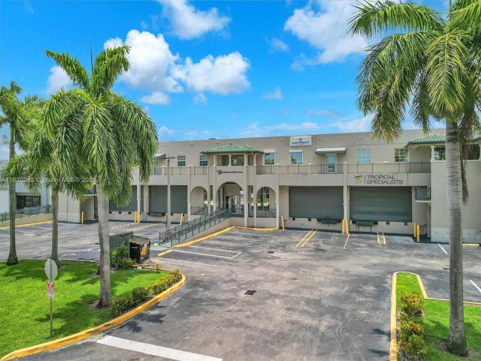 2470 NW 102nd Pl 203, Doral, フロリダ 33172, アメリカ合衆国