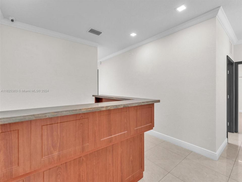 2470 NW 102nd Pl 203, Doral, フロリダ 33172, アメリカ合衆国