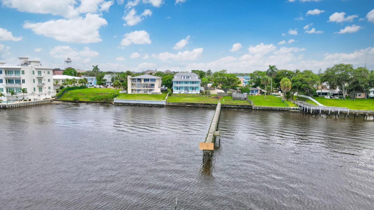 15 SE Seminole Street, Stuart, Florida 34994