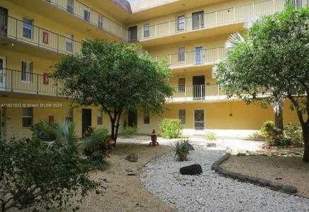 2831 Somerset Dr 206, Lauderdale Lakes, Florida 33311, USA