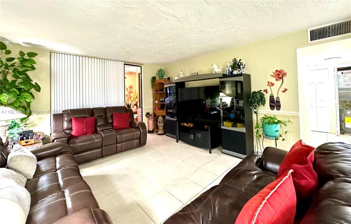 2831 Somerset Dr 206, Lauderdale Lakes, Flórida 33311, Estados Unidos
