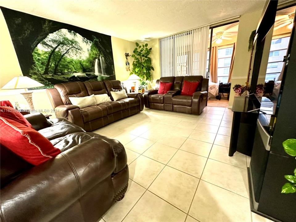 2831 Somerset Dr 206, Lauderdale Lakes, Flórida 33311, Estados Unidos