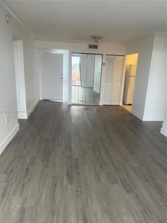 8251 NW 8th St 418, Miami, Florida 33126, HOA KỲ