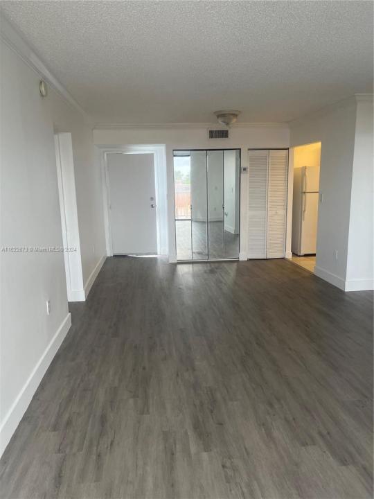 8251 NW 8th St 418, Miami, Florida 33126, HOA KỲ