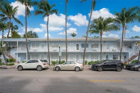 635 8th St 205, Miami Beach, Florida 33139, USA