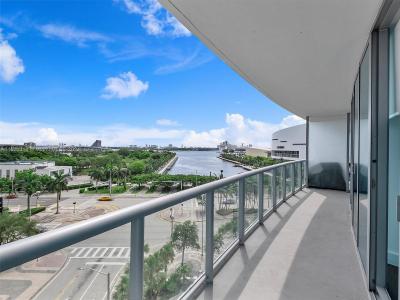 888 Biscayne Blvd 612, Miami, Florida 33132, USA