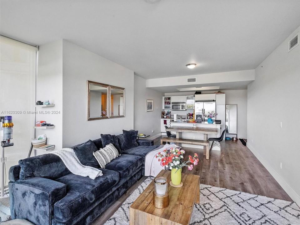 888 Biscayne Blvd 309, Miami, Florida 33132