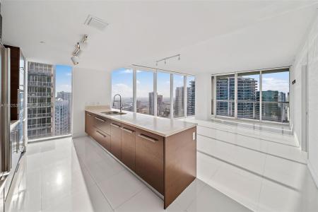 475 Brickell Ave 4715, Miami, Florida 33131, USA
