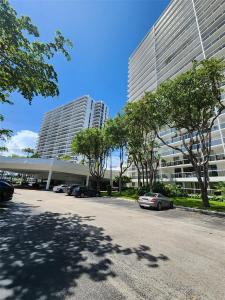 3731 N Country Club Dr 2127, Aventura, Florida 33180, USA