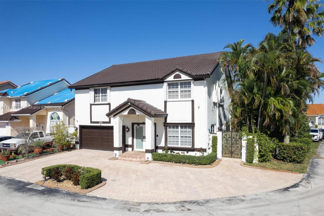 7949 NW 188th Ter, Hialeah, 佛羅里達州 33015, 美國
