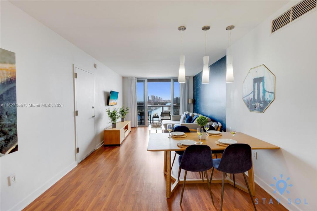 2602 E Hallandale Beach Blvd R2009, Hallandale Beach, Florida 33009, Stati Uniti