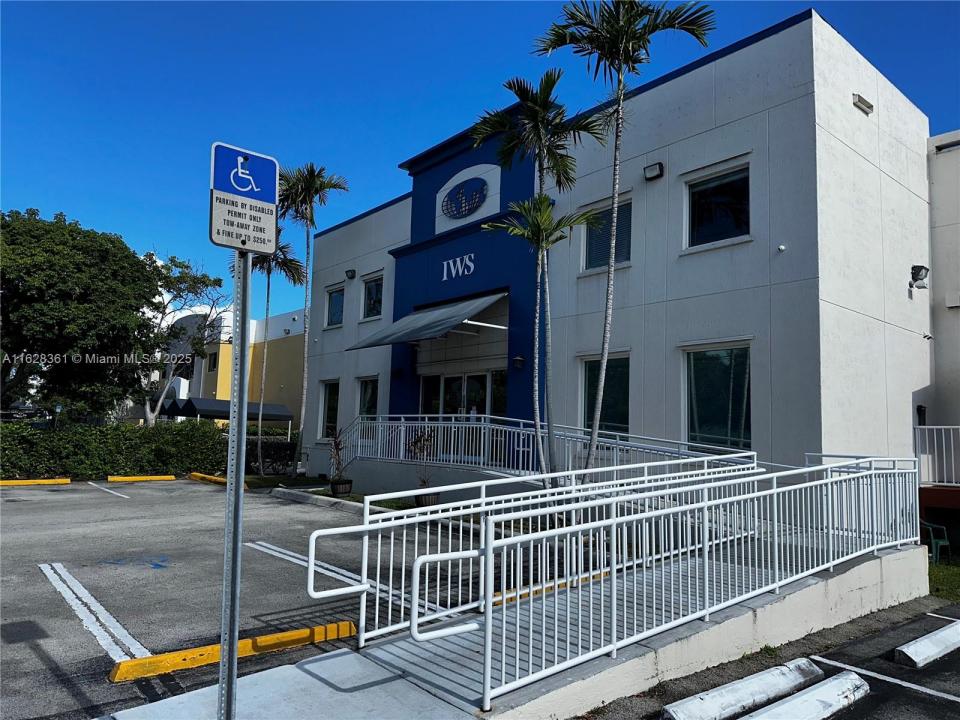 10815 NW 33rd St, Doral, Florida 33172