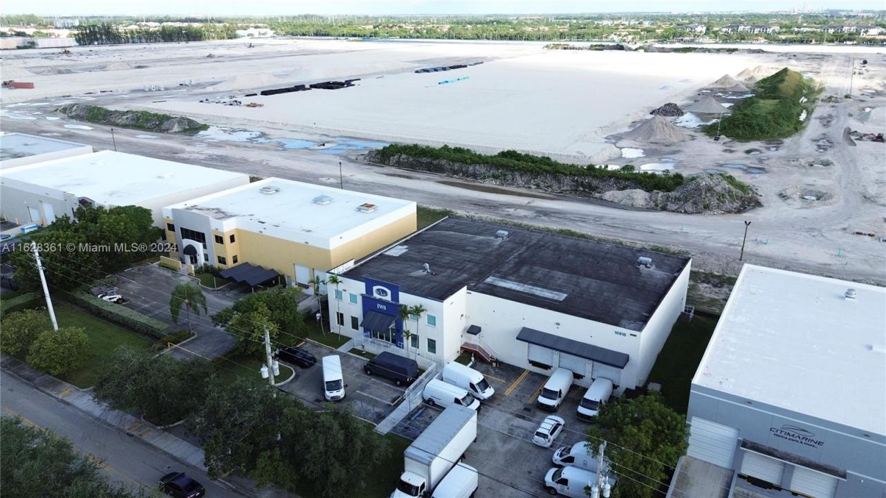 10815 NW 33rd St, Doral, Floryda 33172, USA