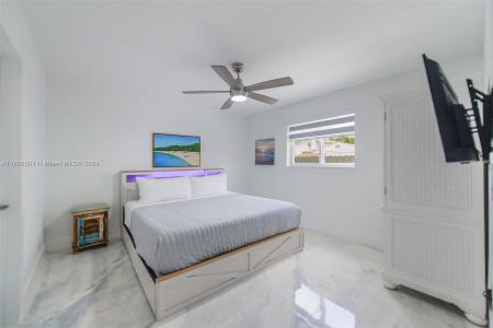 1072 SW 25th Ave 2, Miami, Florida 33135, USA