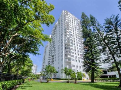 2750 NE 183rd St 1212, Aventura, Florida 33160, USA