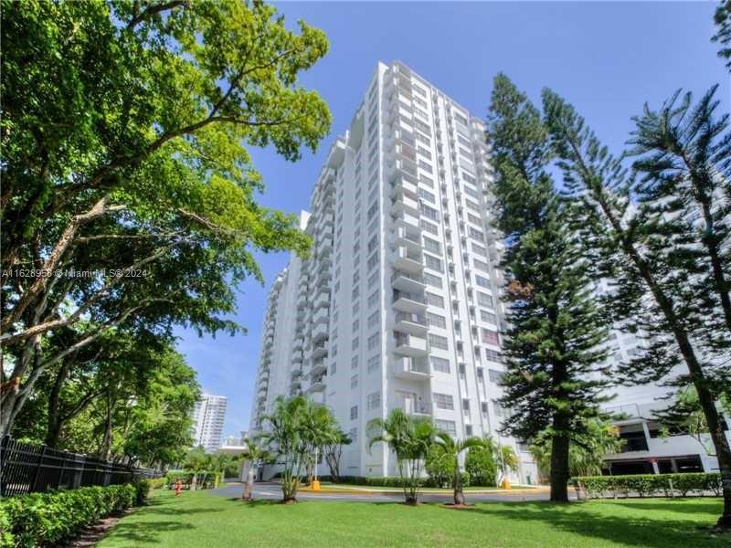 2750 NE 183rd St 1212, Aventura, Florida 33160, USA