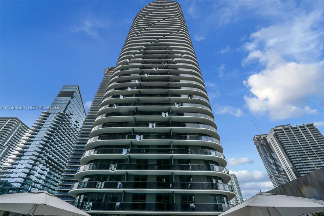 55 SW 9th ST 2108, Miami, Floride 33130, États-Unis