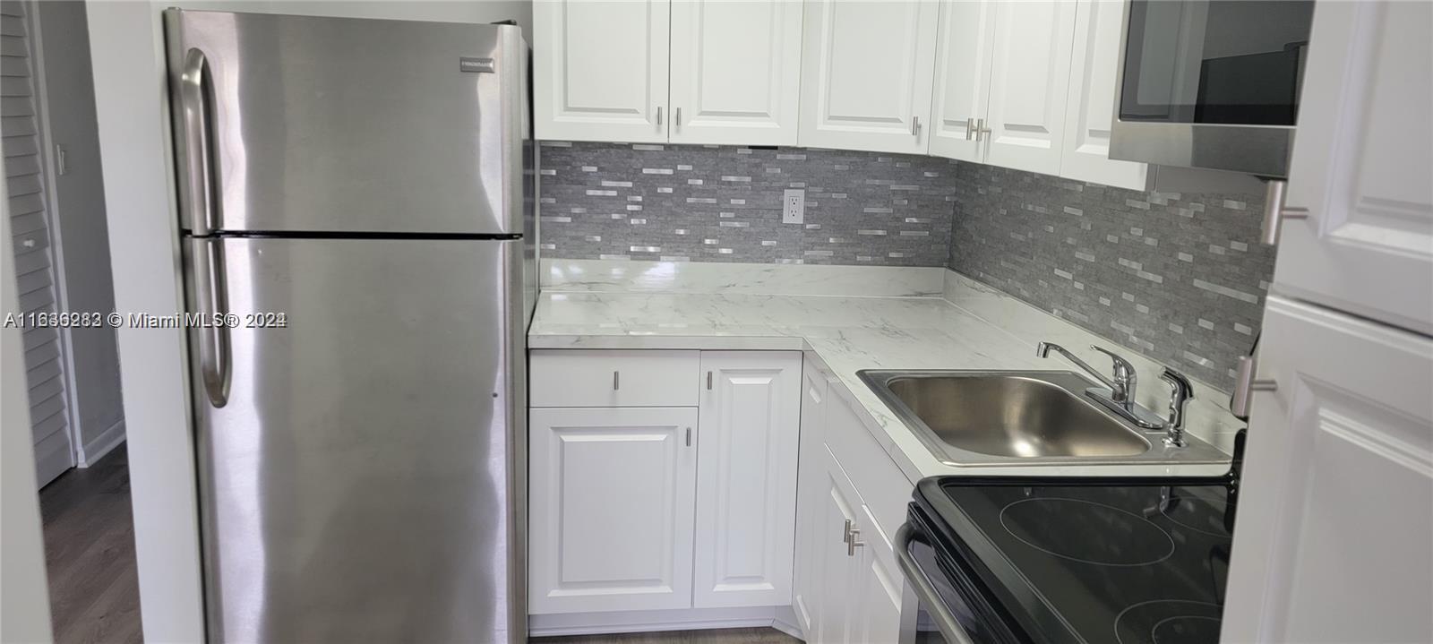 9061 Sunrise Lakes Blvd 116, Sunrise, Florida 33322, Stati Uniti
