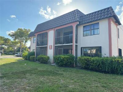 861 NE 207th Ln 103-14, Miami, Florida 33179, USA
