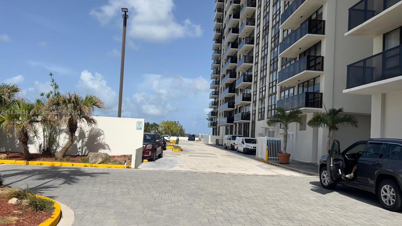 600 NE 36th St 204, Miami, Florida 33137