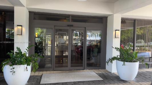 600 NE 36th St 204, Miami, Florida 33137, USA