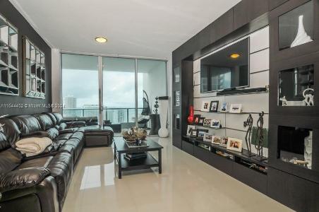900 Biscayne Blvd 3810, Miami, Florida 33132, USA