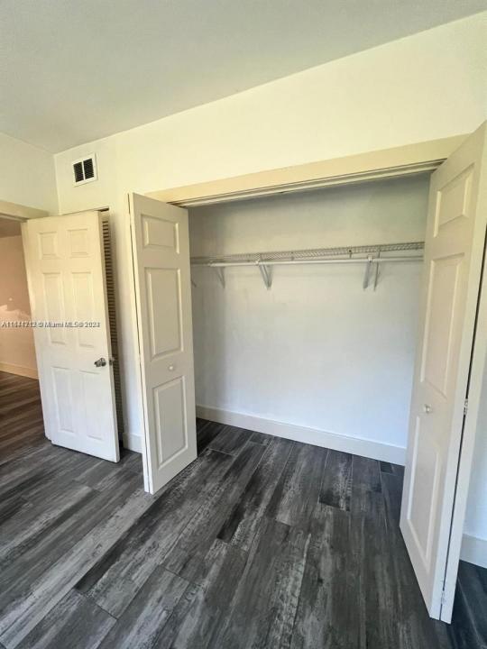 2500 NE 192nd St, Miami, Флорида 33180, Соединенные Штаты