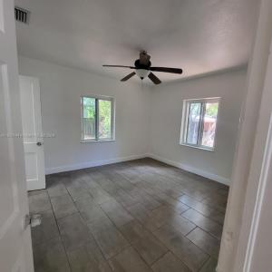 7710 NE 1st Ct, Miami, Florida 33138, USA