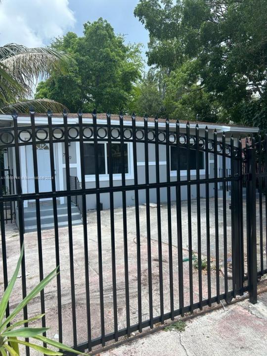 7710 NE 1st Ct, Miami, 佛罗里达州 33138, 美国