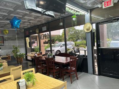 W 8450 W Oakland Park Blvd, Sunrise, Florida 33351, USA