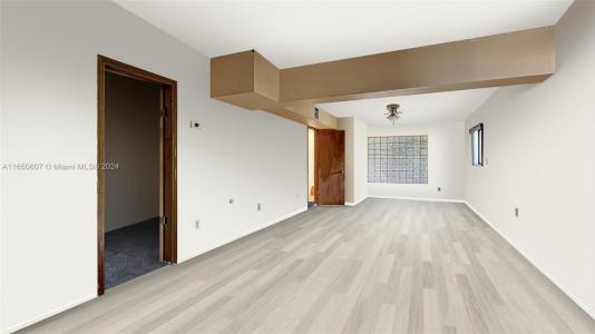 18690 NE 22nd Ave, North Miami Beach, Florida 33180, USA
