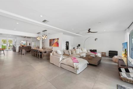 970 S Shore Dr, Miami Beach, Florida 33141, USA