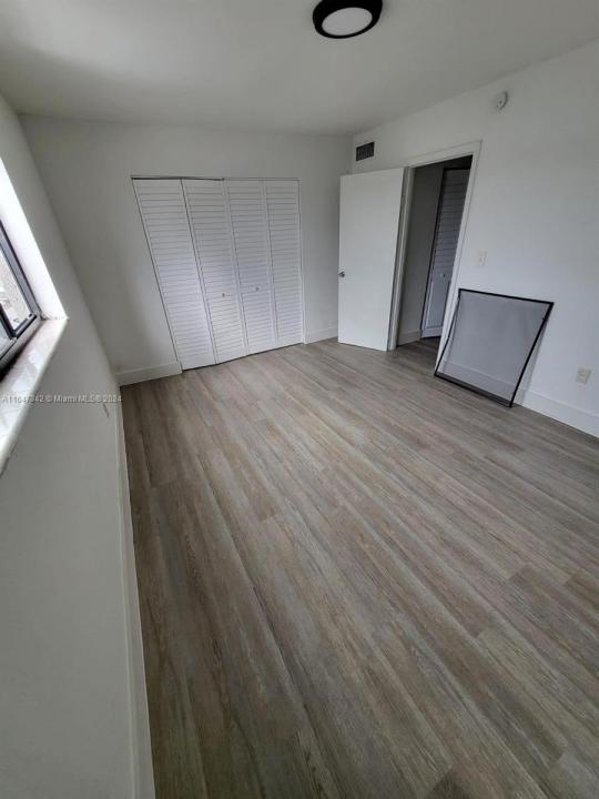 14100 NW 6th Ct 110, North Miami, פלורידה 33168, ארצות הברית של אמריקה 