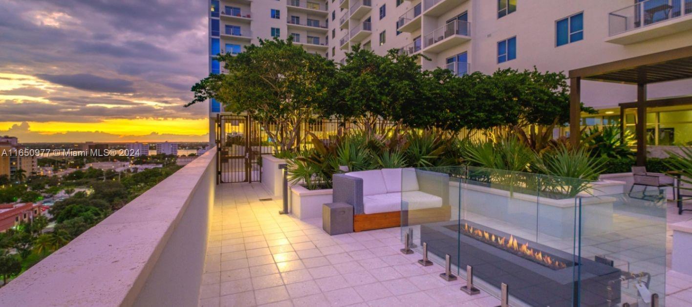 591 Evernia Sreet B2, West Palm Beach, פלורידה 33401, ארצות הברית של אמריקה