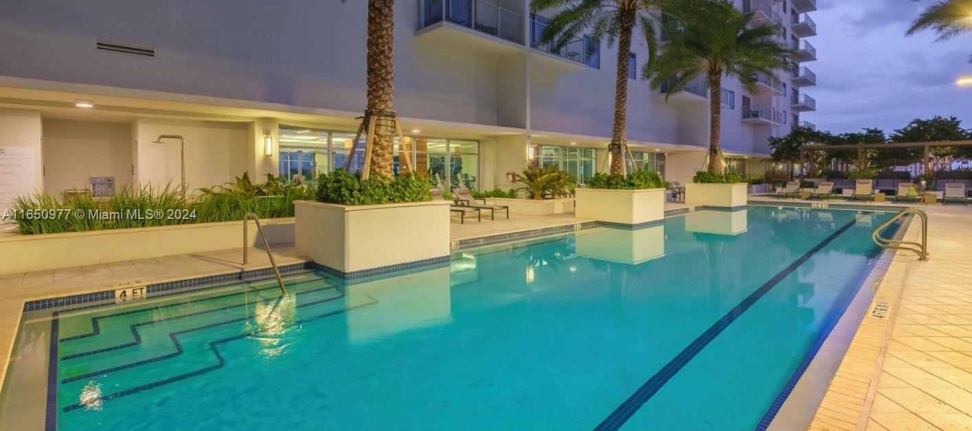 591 Evernia Sreet B2, West Palm Beach, פלורידה 33401, ארצות הברית של אמריקה