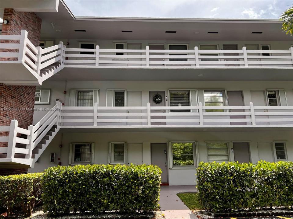 700 Layne Blvd 212, Hallandale Beach, Florida 33009