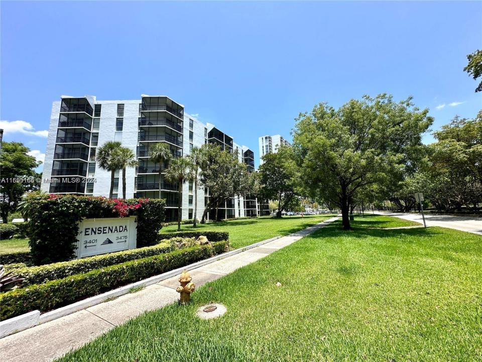 3475 N Country Club Dr 204, Aventura, Florida 33180, Stati Uniti