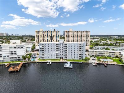 430 Golden Isles Dr 604, Hallandale Beach, Florida 33009, USA