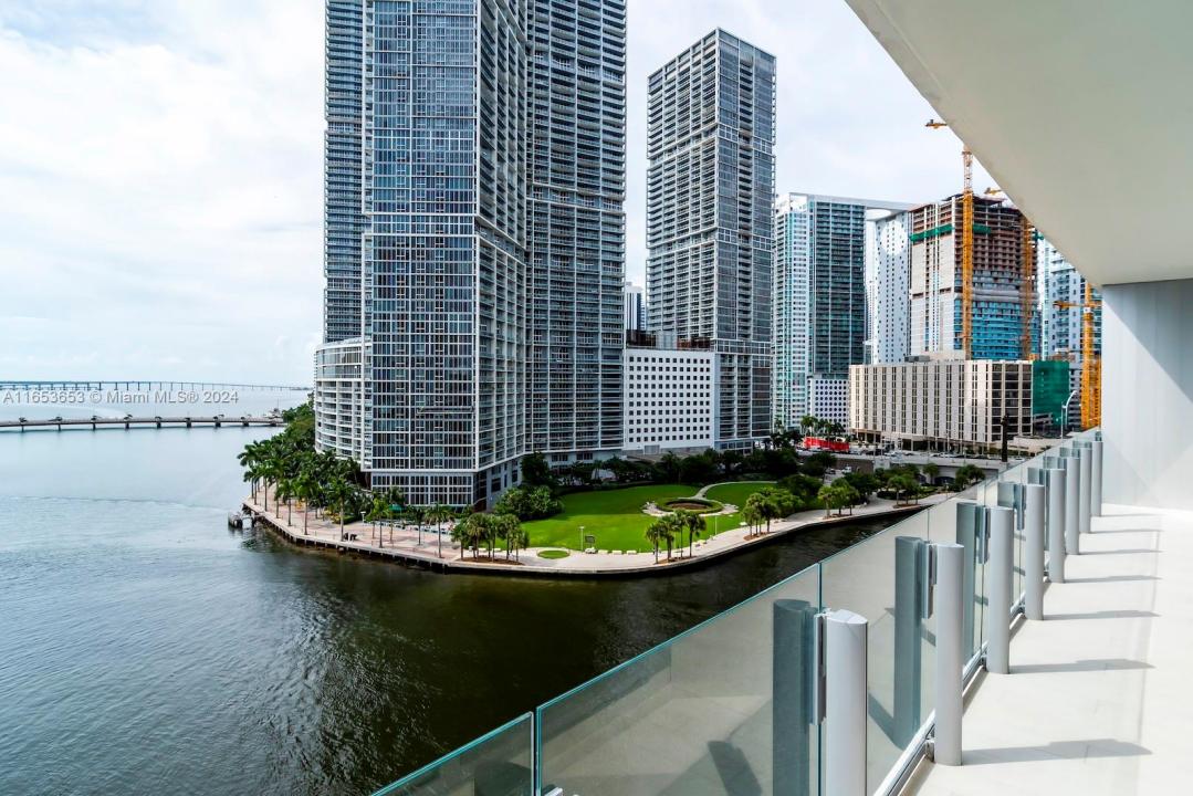 300 Biscayne Blvd Way 902, Miami, Florida 33131